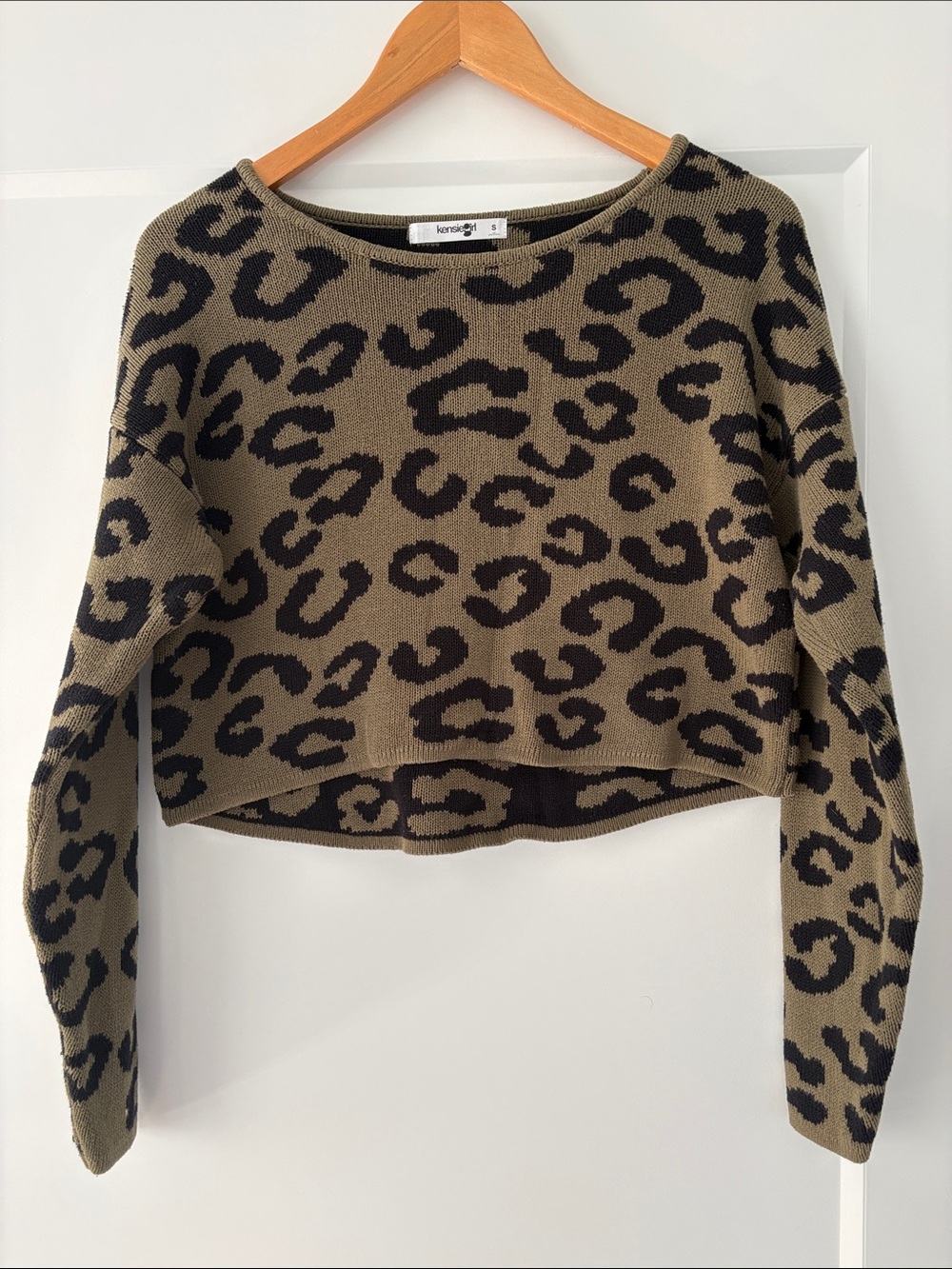 Kensie Cropped Leopard-Print Sweater in Olive & Black